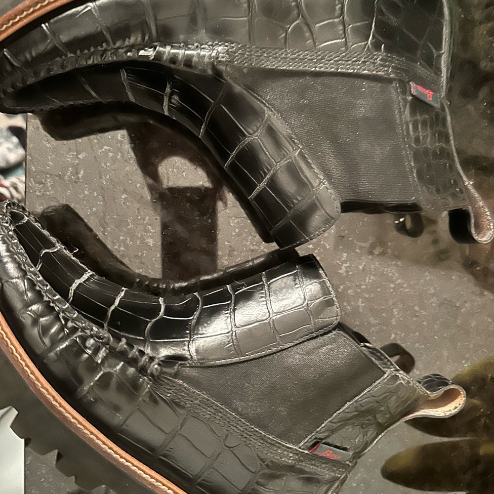 Women’s Bass Black Crocodile Pattern Shoes, 8.
